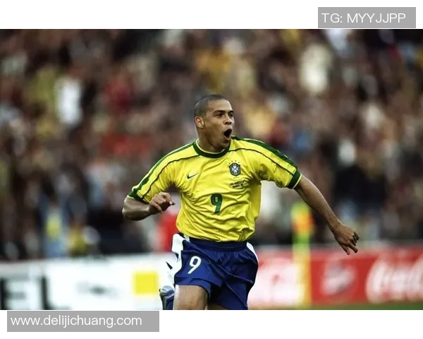 足球巨星发福对比：从巅峰到膺品的身形变迁与健康影响分析